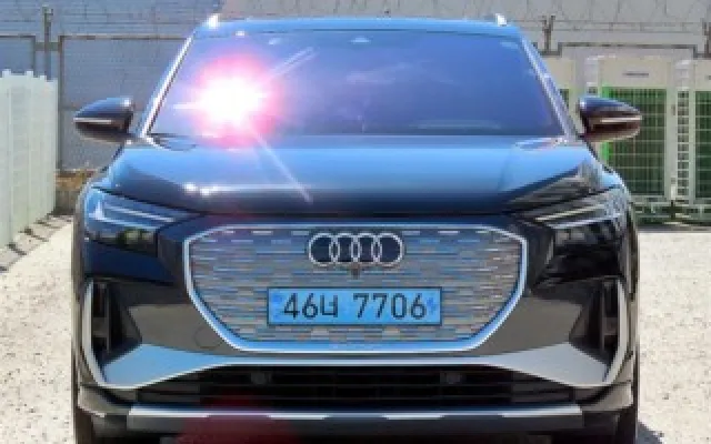 쏘울부스터EV 중고차 Q4 e-트론 40 프리미엄 매물 사진 3 - 2024/08 30,065km